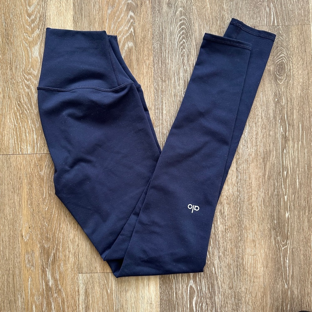 ALO Yoga Navy Leggings - Picture 2 of 4